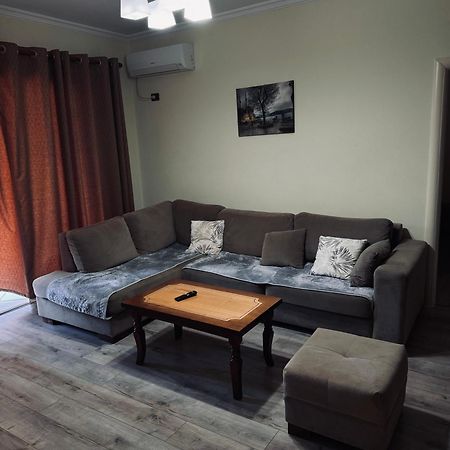 Family Apartments Саранда Экстерьер фото